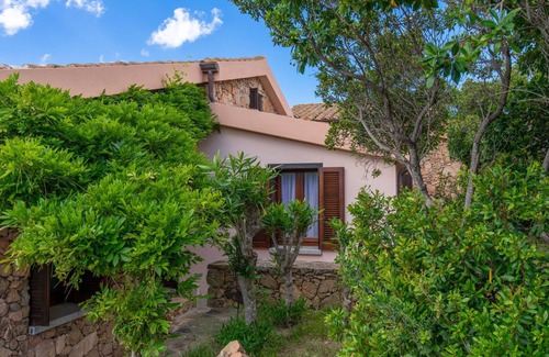 San Teodoro House | House/Villa - Coda CavalloHouse with garden