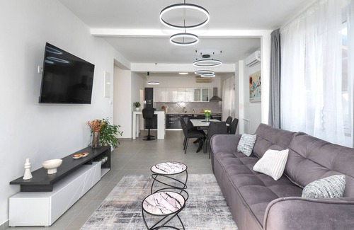 Brodarica House | House Villa LuNi (119981-K1) - Brodarica