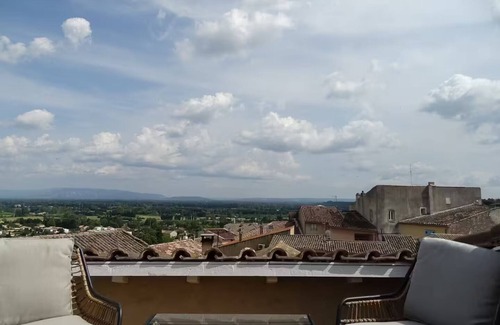 Chateauneuf-de-Gadagne House | House with panoramic terrace