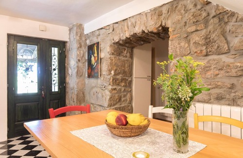 Viskovo House | House with a modern interior and an old taverna