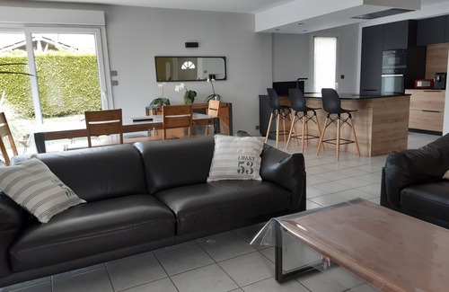 Saint-Cyr-sur-le-Rhone House | House with swimming pool, 4 bedrooms - 10 people