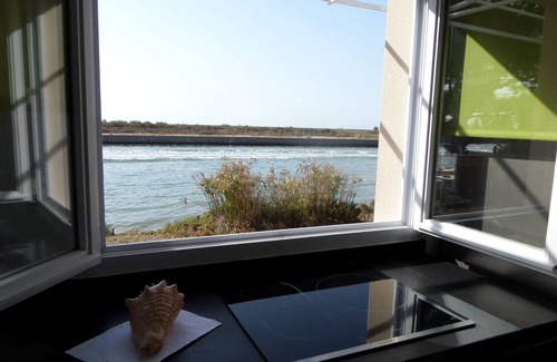 Frontignan House | HOUSE with jacuzzi on the canal and facing the sea