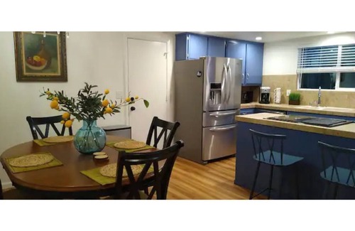 Santa Rosa House | House with New Addition King Size Bed, close to Downtown, St Helena, Kenwood