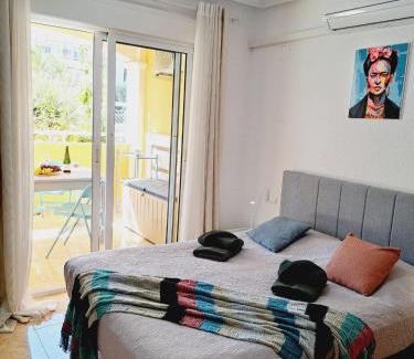 Torrevieja Apartment | House with palm tree