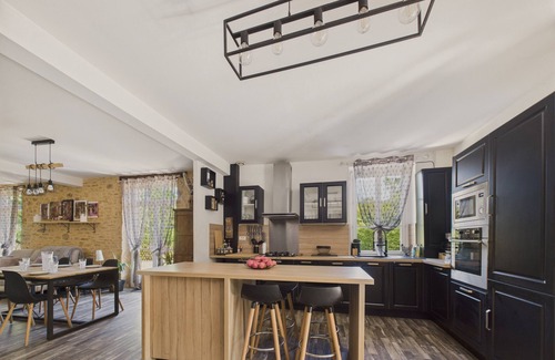 Carlux Ski Chalet | House with pool and large garden for 6