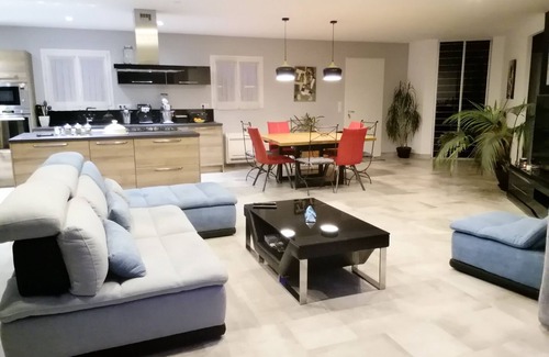 Mallemort House | House with pool