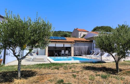 Cunski House | House with pool