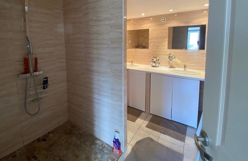 Bonneveine House | House with private pool by the sea, beach on foot