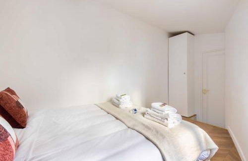 Quartier de Rochechouart Apartment | House with terrasse - 3BR-8P - Sacré Coeur