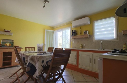 Etaules House | House with wooded garden near Royan