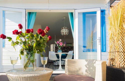 Westlandgracht Boat Rental | Houseboat – wake up with great view!