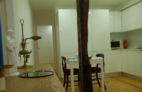 Santa Maria Maior Apartment | Houses of Santo António Mouraria 2