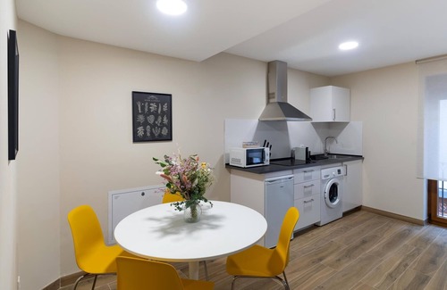 Old Town Apartment | Housing León Azabachería 1A