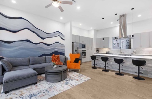 South Central Houston House | Houston 6 Bedroom Home