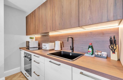 Hove Apartment | Hove Alone 5 | Top Floor | By My Getaways