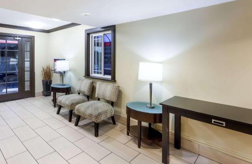 Mission Valley West Hotel | Howard Johnson by Wyndham San Diego Hotel Circle