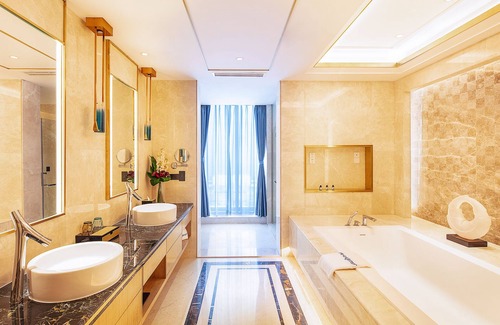 Yanjiang District Hotel | Howard Johnson New District Plaza Ziyang