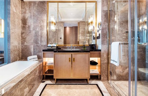 Yanjiang District Hotel | Howard Johnson New District Plaza Ziyang