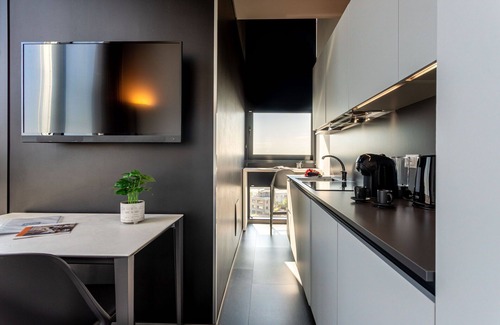 Mestre Apartment | Htm Tower - 702 - 703 Comfort Studio by Halldis