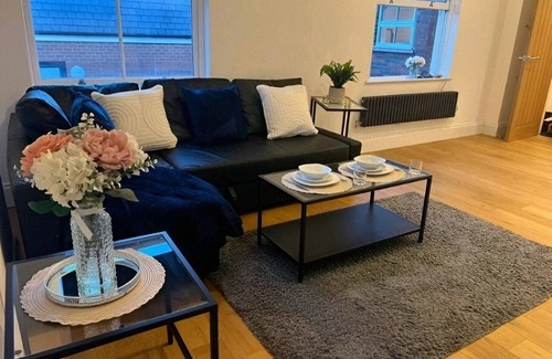 Hull Apartment | HU1 Hull City Centre Modern Apartment WIFI BATH H9