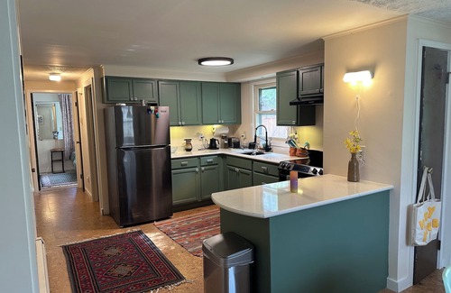 Millerton Cabin | Hudson Valley private 70's-style cabin on five acres, five minutes to town!