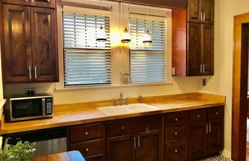 Waynesville House | Huge 1930's Historic Home. Walk to downtown/park. Updated. A rare find