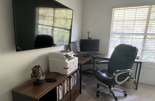 West Oak Hill House | Huge 4 Bedroom House with Pool Table!