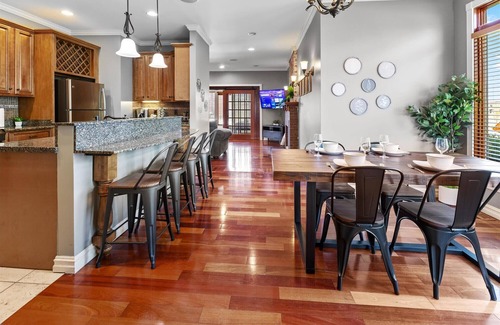 Holy Cross House | Huge Downtown Retreat with Free Parking