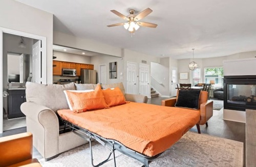 Kennedy King House | HUGE Game Room~DT Indy~Spacious Family Retreat