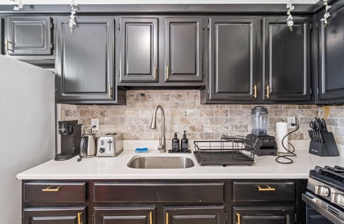 Bayonne House | Huge Home | Sleeps 10+ | Minutes from NYC