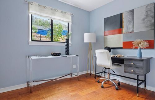 Sunland-Tujunga House | Huge house with lots of extras! Close to everything!