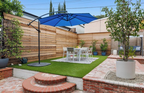 Sunland-Tujunga House | Huge house with lots of extras! Close to everything!