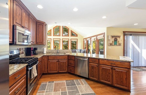 The Galena Territory House | Huge Luxury Pet-Friendly Home with pool table and firepit.