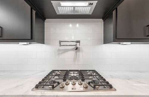 Central Oklahoma City House | HUGE Modern House Near Bricktown