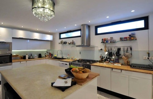 Gazatika Villa | Huge Stunning Villa S