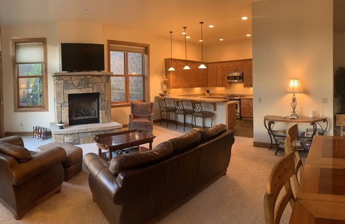 Crested Butte Villa | Huge Twnhm 4 Bedroom Walk to Elevators -Mt Crested Butte
