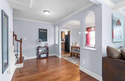 Clarksville House | Huge Yard & Patio, Near Downtown - Sage Cottage