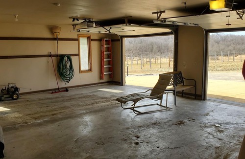 Mount Horeb House | HugeHome.Hottub 2 Stocked Ponds acres of yard. Riverview trails, 14mi to Madison