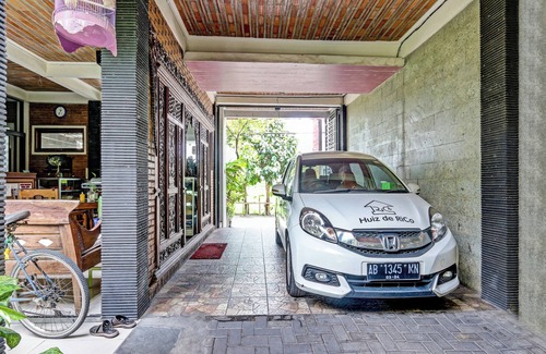 Catur Tunggal House | Huiz de RiCo guesthouse syariah