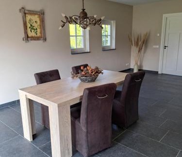 Municipality of Laarbeek Bed & Breakfast | Huize Donkersvoort