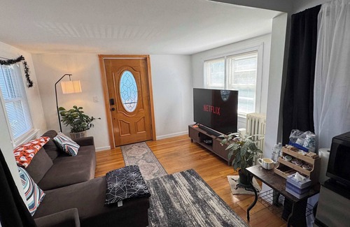 Salem Apartment | Humble 2BR Getaway Near Downtown Salem
