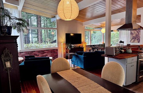 Jacoby Creek House | Humboldt Haven: Gorgeous Home for 10 w Gardens, Firepits, Forest & Bay Views