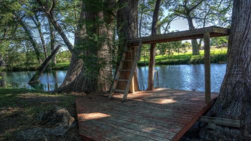 Utopia House | Humming Bird Haven