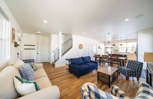 Chelan House | Hummingbird Haven at Chelan Lookout Vacation Rentals