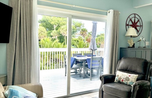 North Captiva House | Hummingbird Hideaway Includes Golf Cart 300 Steps to Beach