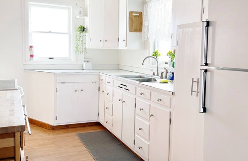 Glasgow House | Hunters, travel wrk Friendly- Near Downtown and Hospital -3 bedroom housen- WIFI