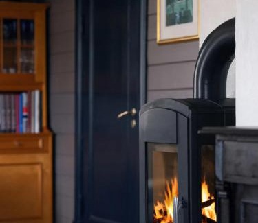 Al House | Hus nær butikk, sentrum & rekreasjon