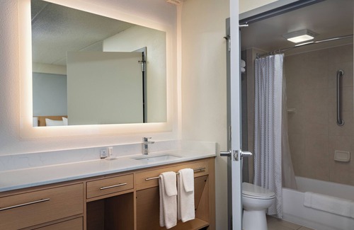 Gateway Hotel | Hyatt Place Austin/Arboretum