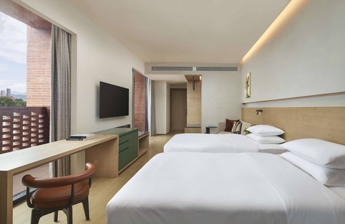 Changjiang County Hotel | Hyatt Place Jingdezhen Taoxichuan