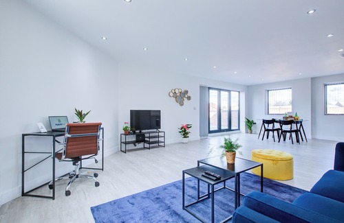 Hillingdon Apartment | Hybrid Resi - Uxbridge|2 Bed Apartment